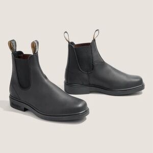 Blundstone Men’s Black Chelsea Boots NWOT